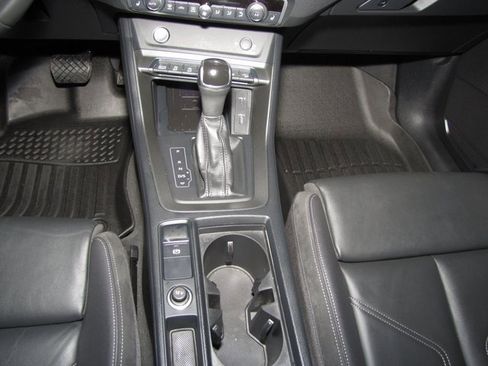 Used 2020 Audi Q3 2.0T Prestige w/ Prestige Package image 16