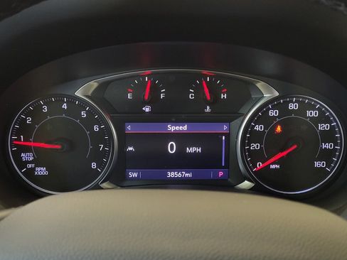 Used 2023 GMC Terrain SLT w/ Tech Package FWD image 23