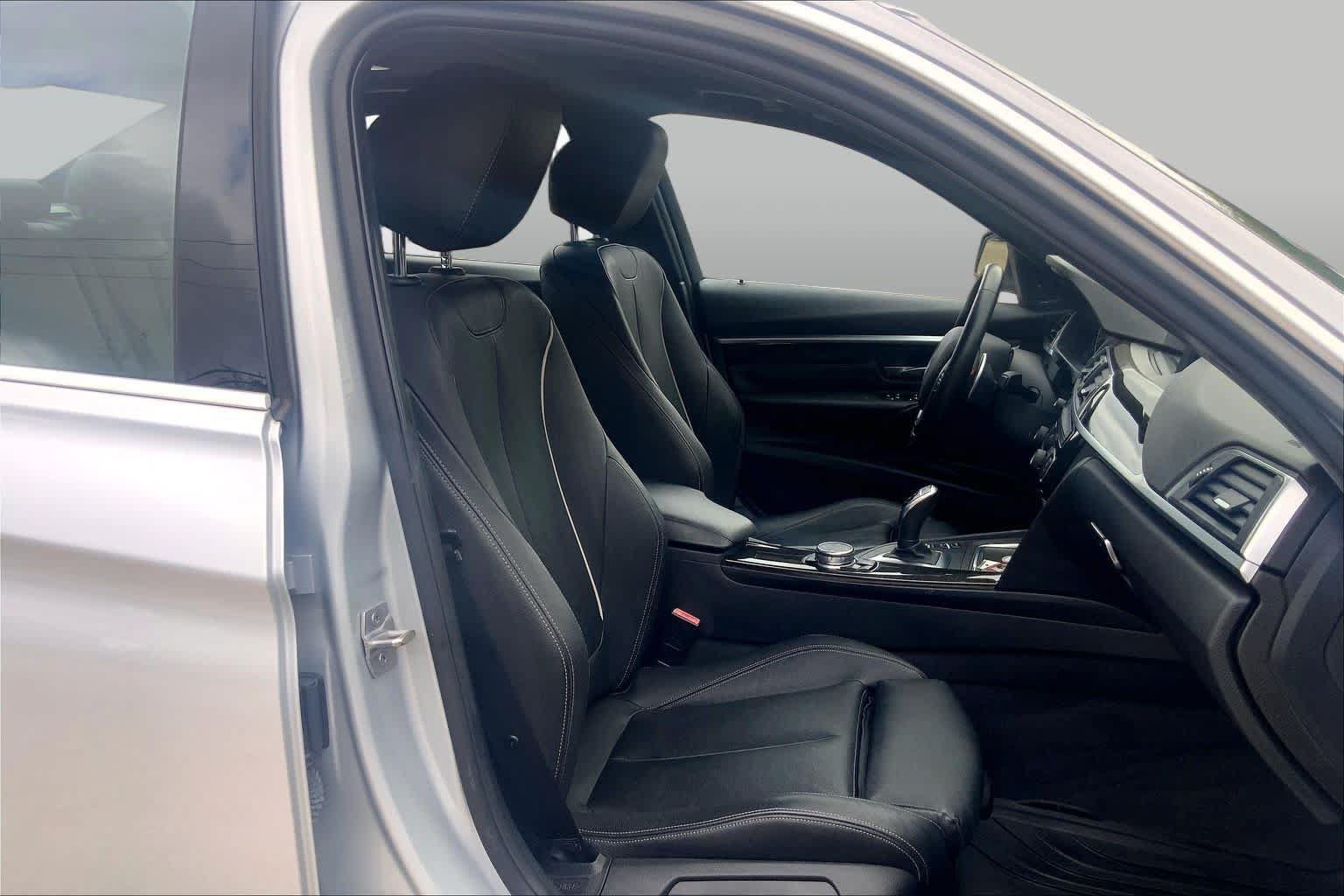 Used 2016 BMW 340i Sedan RWD image 9