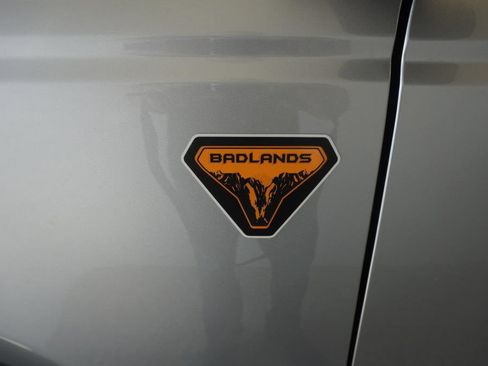 Used 2023 Ford Bronco Badlands image 9