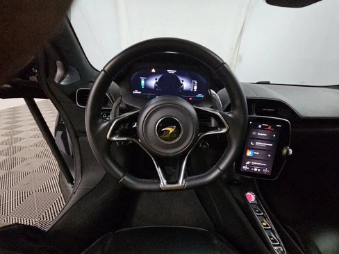 Used 2023 McLaren Artura RWD image 4