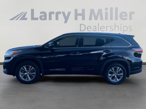 Used 2015 Toyota Highlander XLE image 2