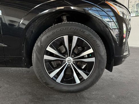 Used 2023 Volvo XC60 B5 Core image 10