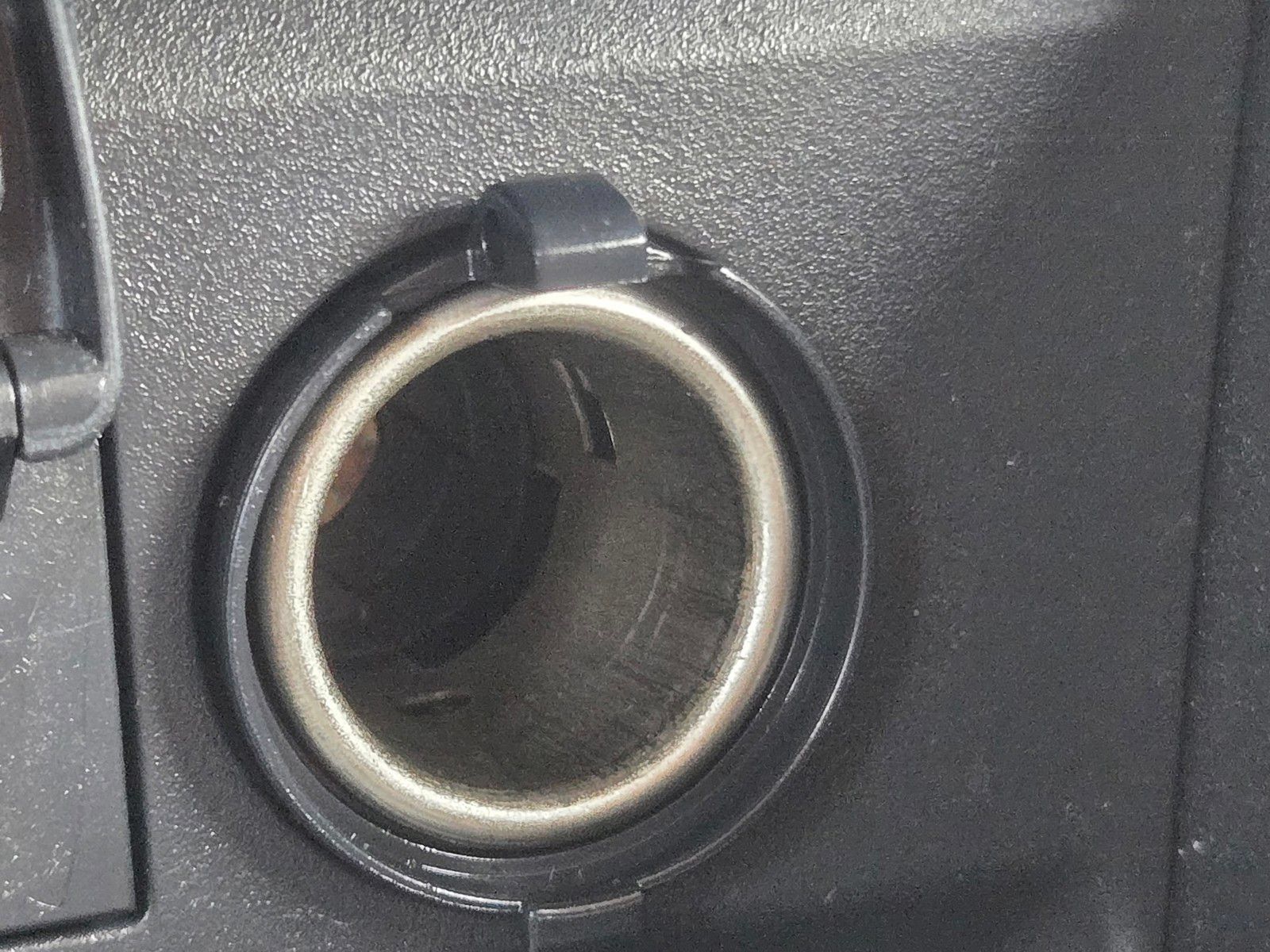 Used 2021 Toyota Highlander LE FWD image 32
