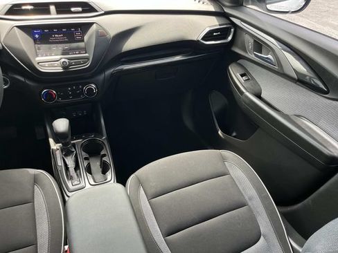 Used 2023 Chevrolet TrailBlazer LT FWD image 15