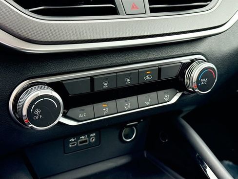 New 2025 Nissan Altima 2.5 SR image 11