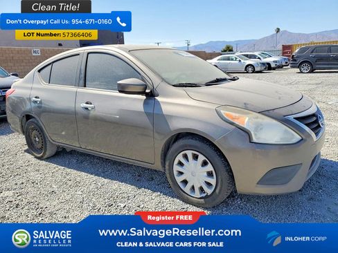 Used 2016 Nissan Versa SV FWD image 5