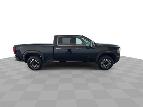Certified 2025 GMC Sierra 2500 Denali Ultimate AWD/4WD image 9