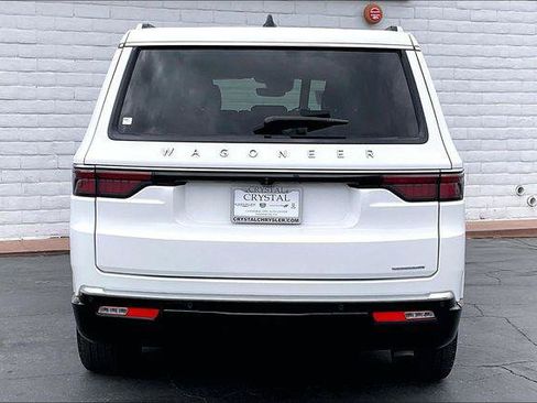 Certified 2024 Jeep Wagoneer Series III AWD/4WD image 3