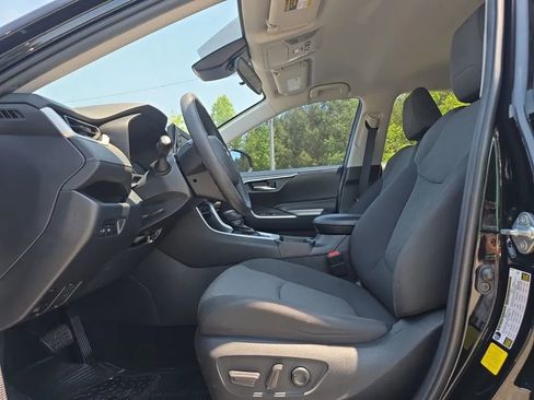 Used 2020 Toyota RAV4 XLE FWD image 15