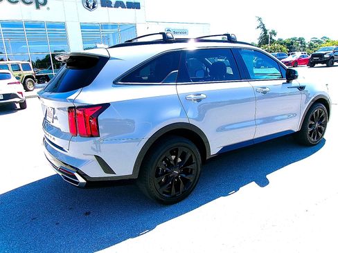 Used 2022 Kia Sorento SX FWD image 4