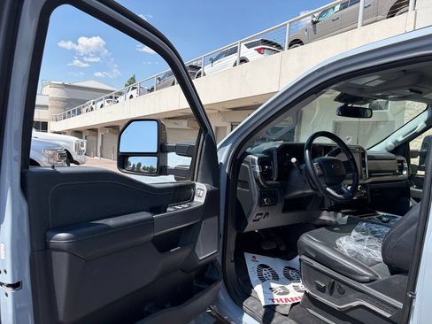 Used 2024 Ford F350 Lariat w/ Lariat Ultimate Package AWD/4WD image 15