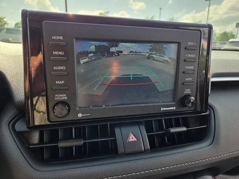 Used 2022 Toyota RAV4 LE AWD/4WD image 25