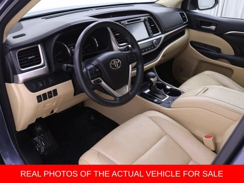 Used 2014 Toyota Highlander Limited AWD/4WD image 3