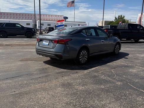Used 2025 Nissan Altima 2.5 SV AWD/4WD image 4