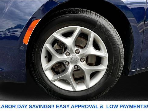 Used 2019 Chrysler Pacifica Touring-L Plus FWD image 31