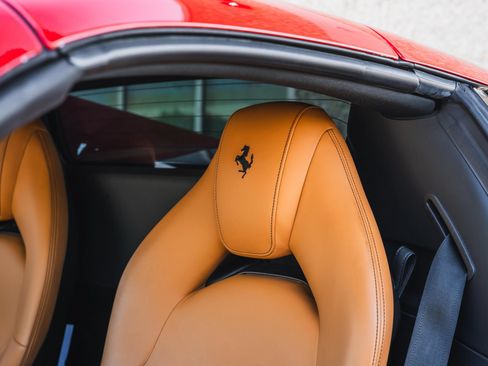 Used 2021 Ferrari F8 Tributo RWD image 82