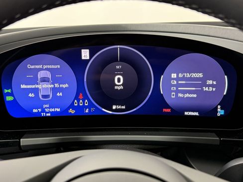 Certified 2025 Porsche Macan 4S Electric AWD/4WD image 22