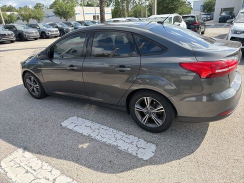 Used 2016 Ford Focus SE FWD image 8