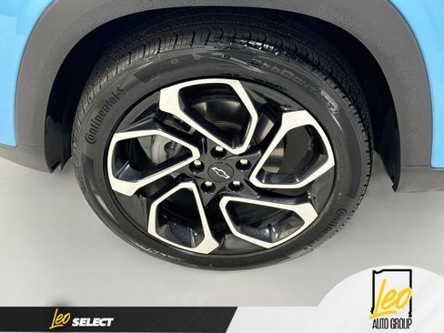Used 2025 Chevrolet Trax RS w/ Sunroof Package FWD image 33