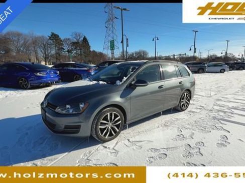 Used 2016 Volkswagen Golf Limited Edition image 4