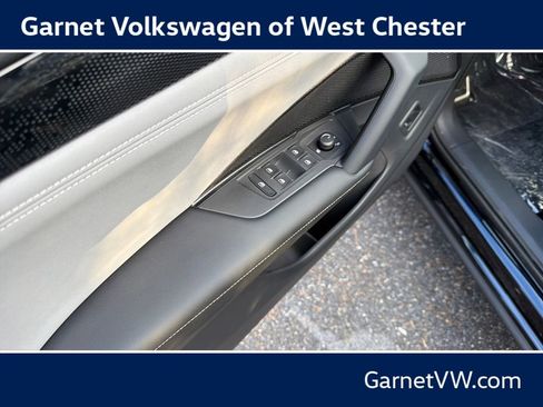New 2026 Volkswagen Tiguan SE R-Line AWD/4WD image 11