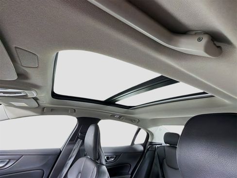 Used 2024 Volvo S60 B5 Plus image 15