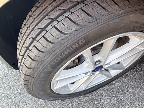 Used 2017 Ford Focus SE FWD image 31