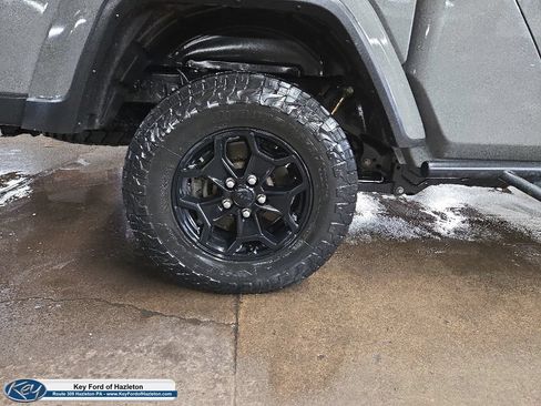 Used 2021 Jeep Gladiator Sport AWD/4WD image 13