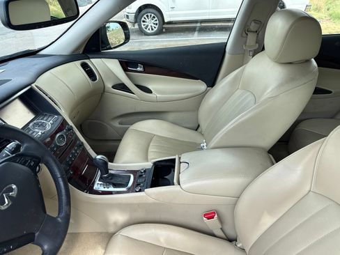 Used 2017 INFINITI QX50 AWD w/ Technology Package image 3