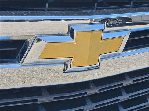 Used 2021 Chevrolet Silverado 1500 LT w/ Convenience Package II AWD/4WD image 5