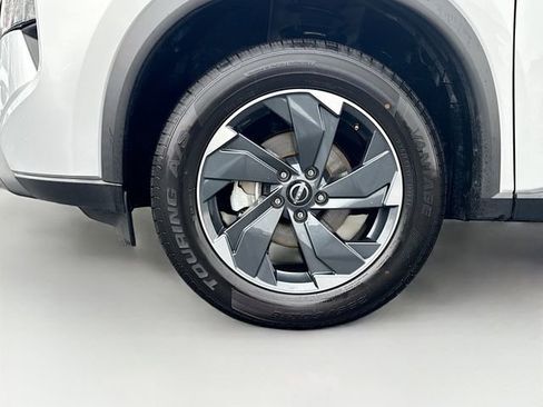 Used 2024 Nissan Rogue SV AWD/4WD image 29