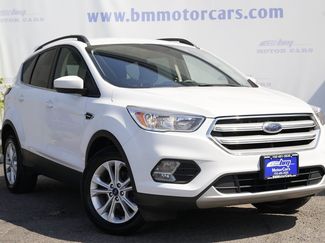 Used 2018 Ford Escape SE image 1