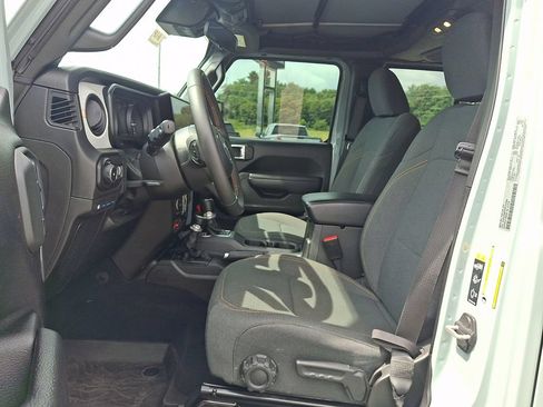 Used 2024 Jeep Wrangler Unlimited AWD/4WD image 13