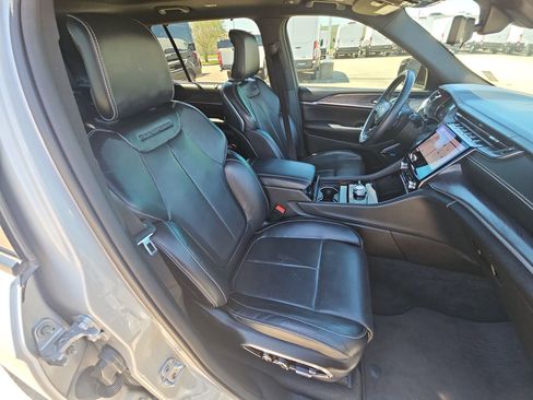 Used 2021 Jeep Grand Cherokee L Overland w/ Luxury Tech Group IV AWD/4WD image 31