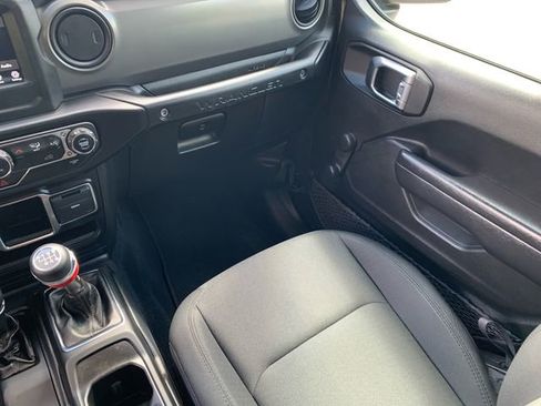 Used 2022 Jeep Wrangler Unlimited Sport AWD/4WD image 19