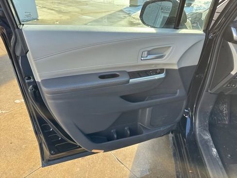 Used 2024 Toyota Sienna XLE image 19