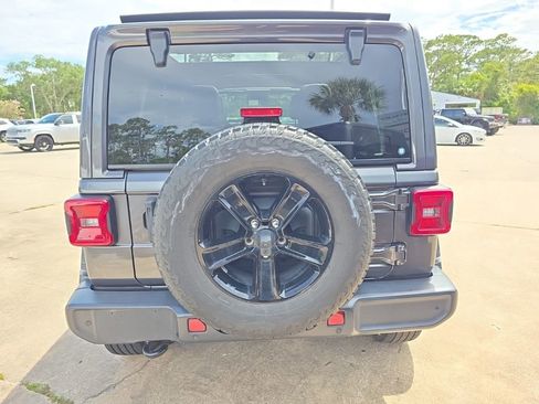 Certified 2022 Jeep Wrangler Unlimited Sahara AWD/4WD image 6