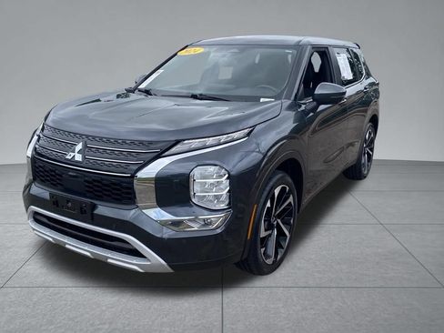 Used 2024 Mitsubishi Outlander SE AWD/4WD image 2