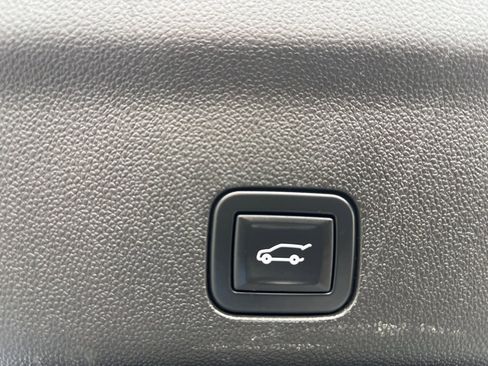 Used 2021 Chevrolet Tahoe LT image 15