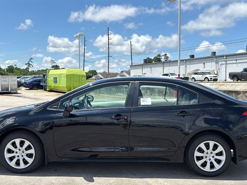 New 2026 Toyota Corolla LE FWD image 2