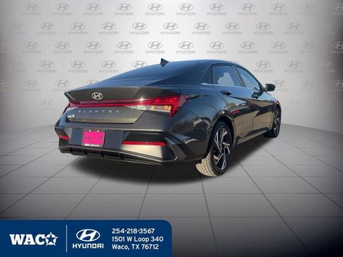 Used 2025 Hyundai Elantra SEL image 10