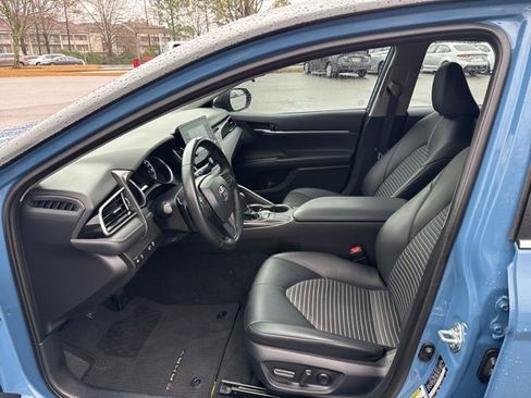 Used 2023 Toyota Camry SE image 17