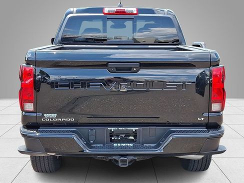 Used 2024 Chevrolet Colorado LT w/ LT Convenience Package II RWD image 6