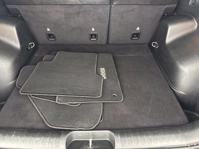 Used 2019 Jeep Cherokee Latitude Plus AWD/4WD image 28