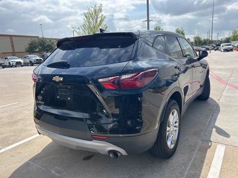 Used 2020 Chevrolet Blazer LT FWD image 3