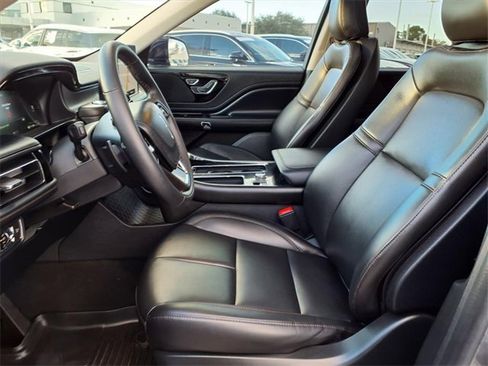 Certified 2022 Lincoln Aviator 2WD w/ Premium Package image 5