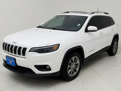 Used 2019 Jeep Cherokee Latitude Plus w/ Comfort/Convenience Group