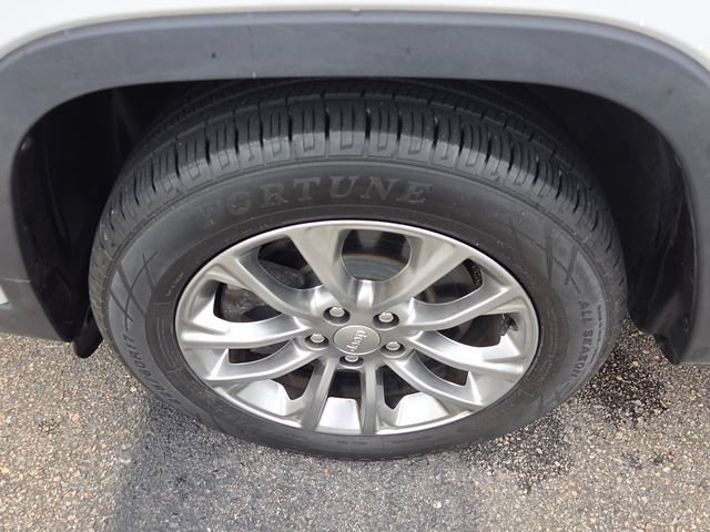 Used 2021 Jeep Cherokee Latitude Plus FWD image 5