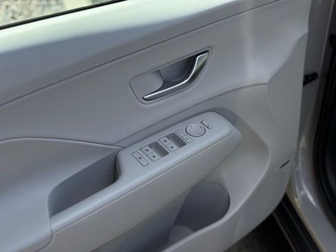 Used 2025 Hyundai Kona Limited image 21